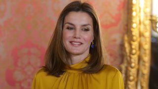 GALERÍA. El look floral de Letizia al detalle / Gtres