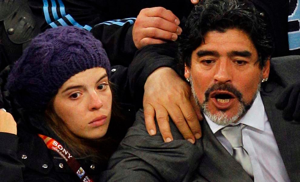 Diego Armando Maradona podría mandar a su hija a prisión