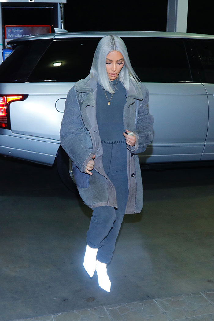 Kim Kardashian cambio look cabello azul