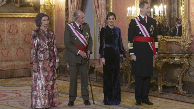 Doña Letizia, una Reina ‘Blue Velvet’ en su primer acto oficial del año