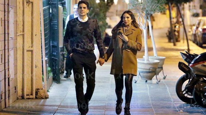 Marc Bartra y Melissa Jiménez