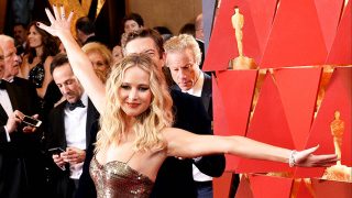 Jennifer Lawrence a su llegada a los Oscar./ Gtres