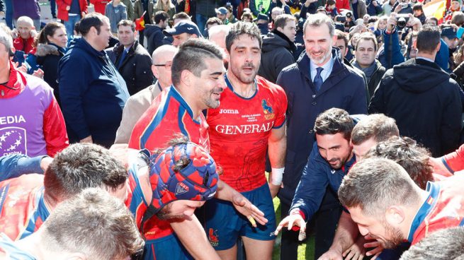 El rey Felipe hace la ola y se convierte en un ‘león’ más de la selección de rugby