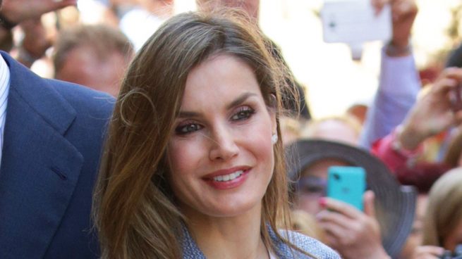 Letizia durante la misa del domingo de Pascua 2017 / Gtres