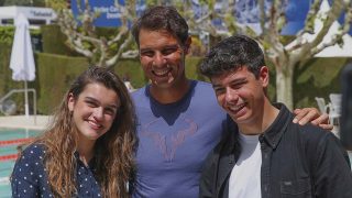 Alfred y Amaia se encuentran con Rafa Nadal/ Gtres