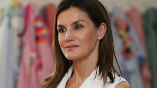 Doña Letizia ha sorprendido con su último look./ Gtres