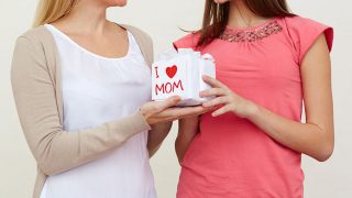 GALERÍA. Las mejores ideas de regalo por menos de 50 euros para mamá / Gtres