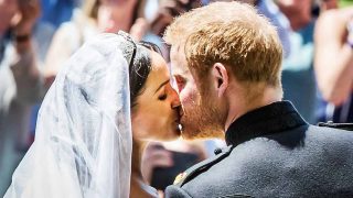 El primer beso de Meghan y Harry como marido y mujer / Gtres