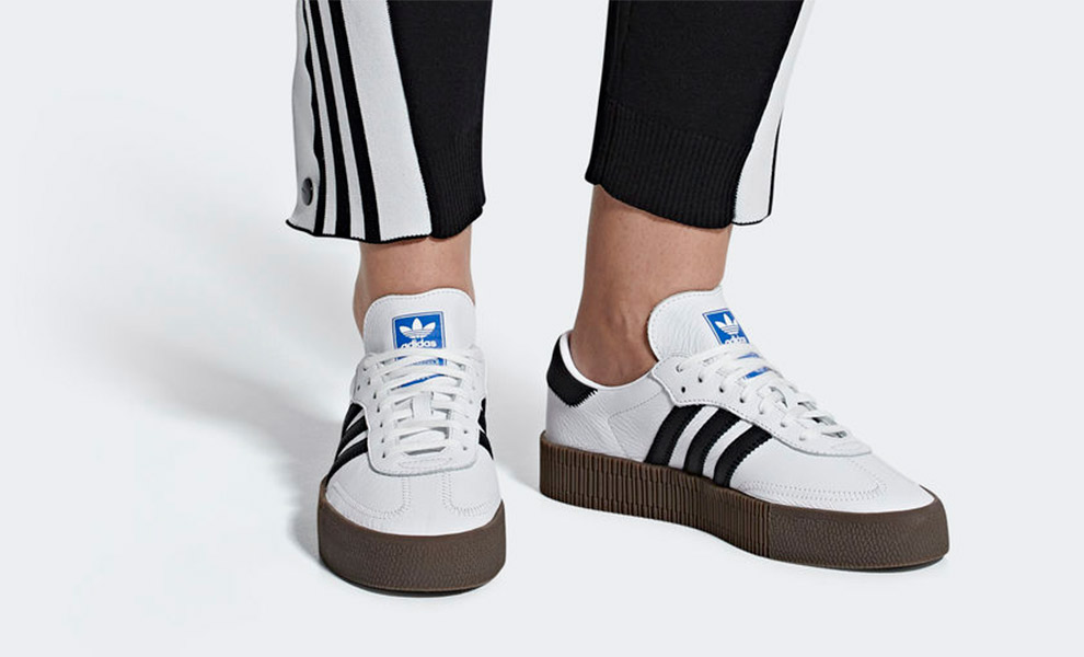 Zara agotará su clon elegante de las zapatillas Adidas Samba: de