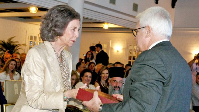 A ritmo de ‘pendozali’: Doña Sofía, bailarina en Creta