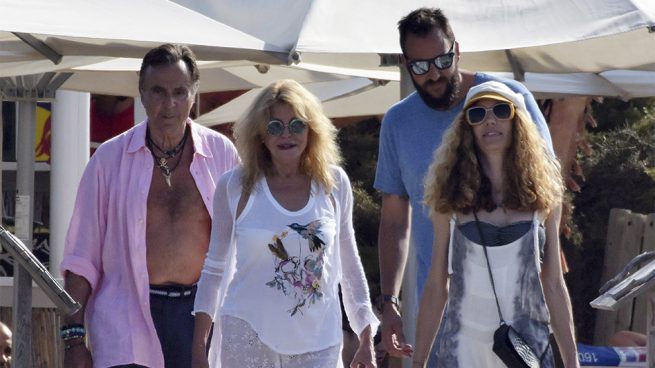 EN IMÁGENES: Las vacaciones de Carmen Cervera con su hijo Borja en Ibiza