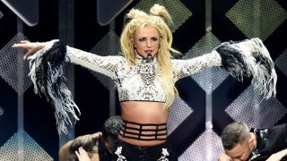 El vestuario de Britney Spears la traiciona en una actuación / Gtres