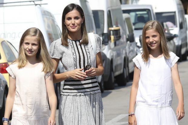 EN IMÁGENES : La Reina y sus hijas vuelven al Náutico para recibir a don Felipe