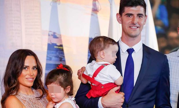 Courtois, Marta Domínguez y sus dos hijos