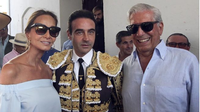 EN IMÁGENES | Isabel Preysler y Mario Vargas Llosa disfrutan en pareja de una jornada taurina