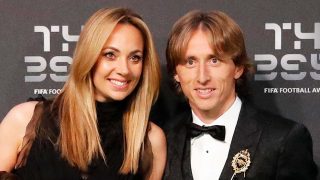 Luka Modric y su mujer durante la entrega de premios The Best / Gtres