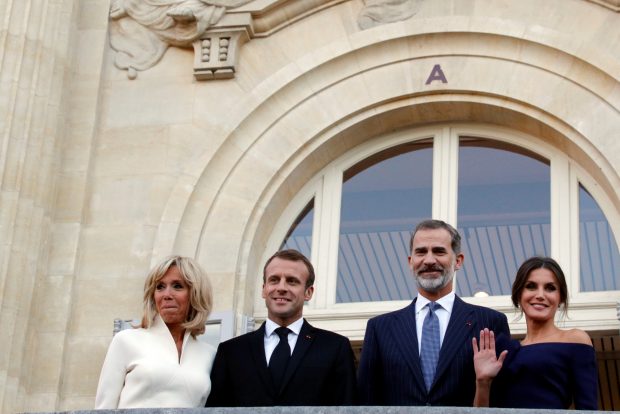 Los Reyes y los Macron en el Grand Palais / Gtres