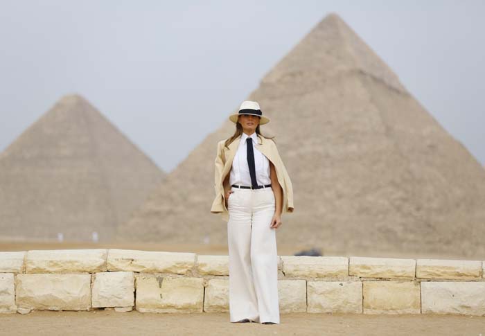 Melania Trump en África, ¿viaje de Estado o editorial de moda?