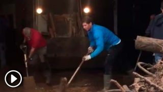 Rafa Nadal se ‘pringa’ por las víctimas de las inundaciones en Mallorca / Twitter @cmarquezdaniel