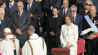 La reina Sofía, ante la llegada del Papa Francisco / Gtres.