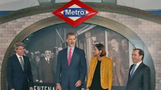 El rey Felipe en el metro / Gtres