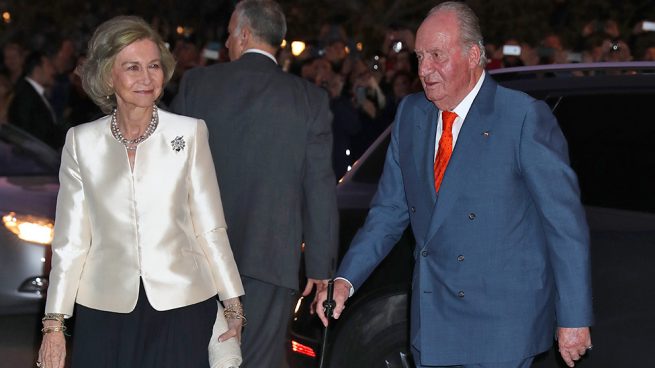 Adiós a las hostilidades: Don Juan Carlos y doña Sofía entierran el hacha de guerra y reaparecen tras más de seis meses de silencio