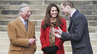 Los duques de Cambridge y el príncipe Carlos en una imagen de archivo / Gtres