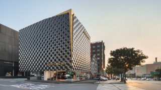 Los arquitectos Cristina Castelli y Miguel Pallarés, de PIUARCH, propusieron este edificio para Givenchy en Seúl. / ICONNO