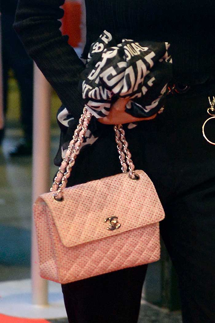 El bolso de Chanel de Alejandra Rubio no encajaba con el resto del look / Gtres