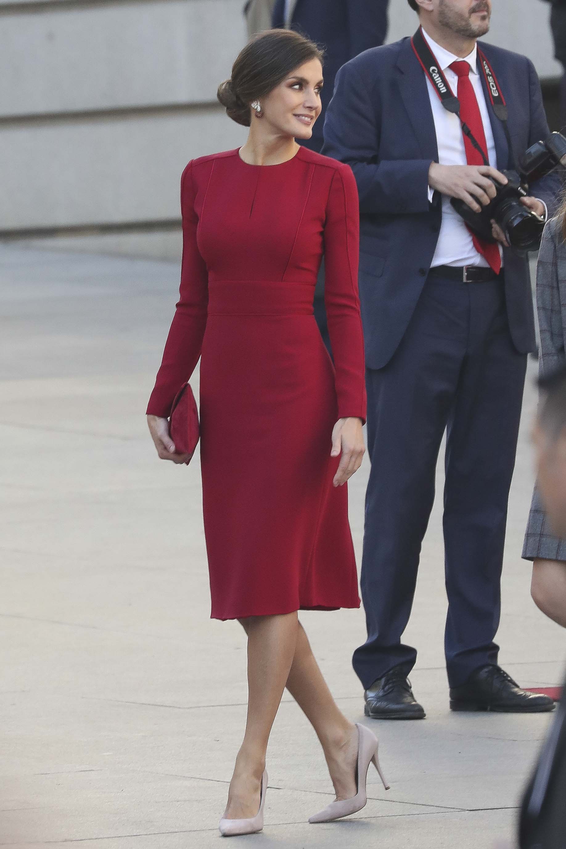 letizia looks rojo