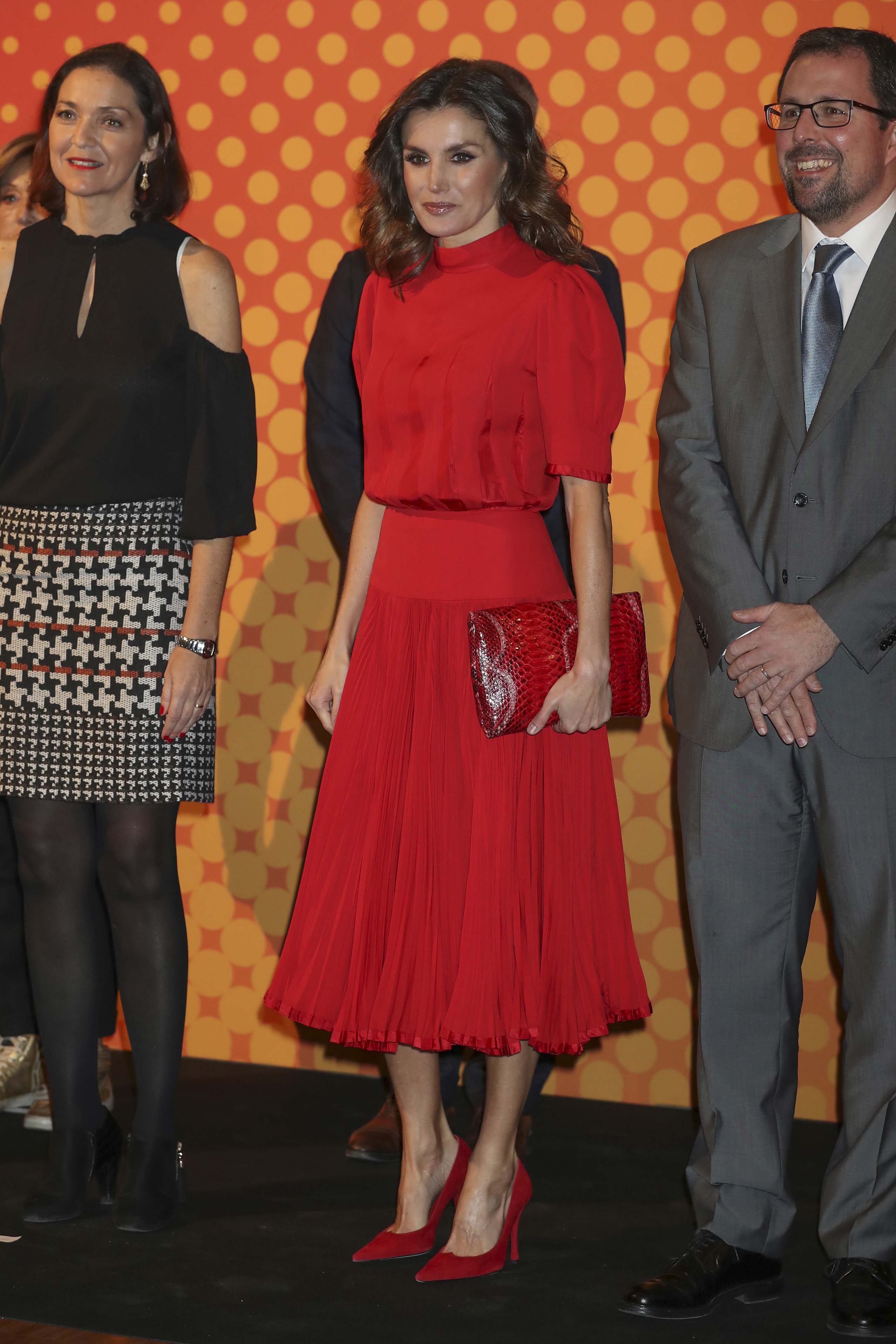 letizia looks rojo