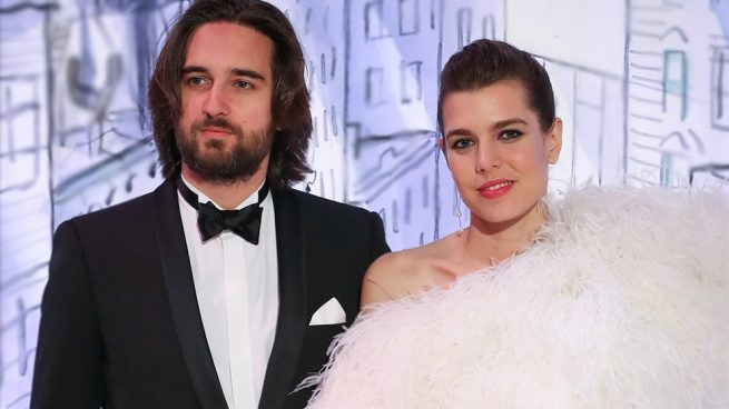 Carlota Casiraghi desmiente su separación y amenaza con emprender acciones legales