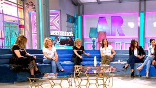 Las colaboradoras del programa de Ana Rosa han lucido las camisetas feministas de Marisa Martín Blázquez