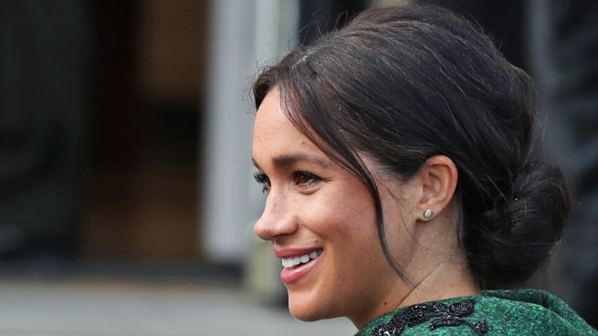 Meghan Markle deslumbra en el Día de la Commonwealth con un look con mensaje a su madre