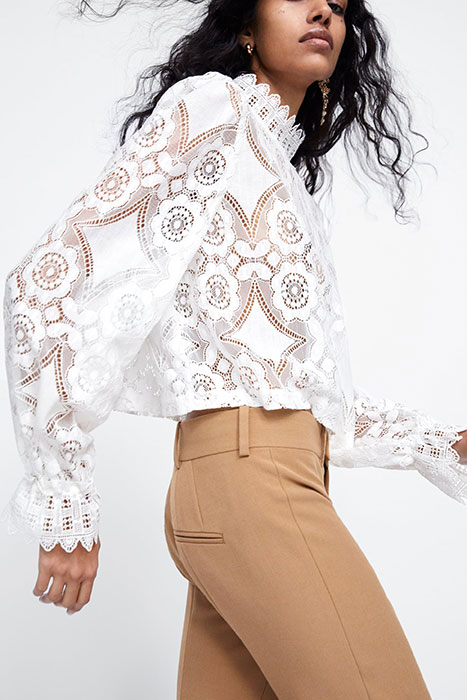 Zara: Las 'influencers' de medio mundo por esta camisa blanca