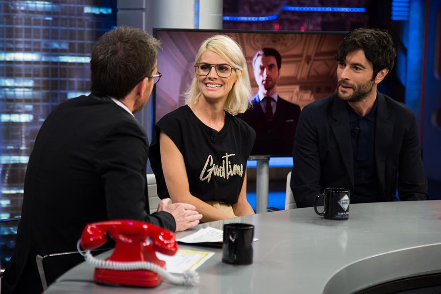 Pablo Motos durante su entrevista a Amaia Salamanca y Javier Rey