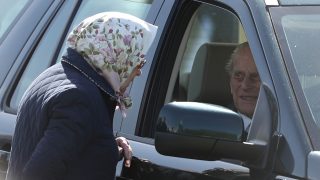 La reina Isabel y el duque de Edimburgo en una imagen de archivo / Gtres