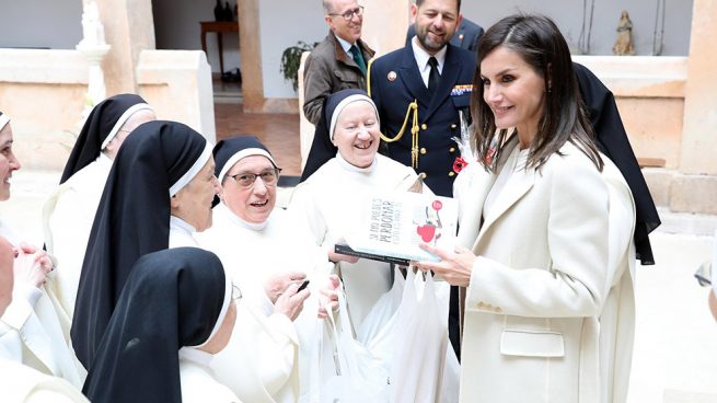 La Reina hace realidad el sueño de unas novicias de Lerma