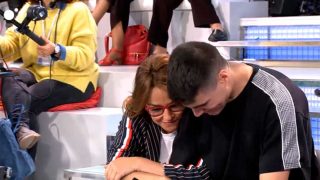 Toñi Moreno consuela a un abatido Julen / Mediaset
