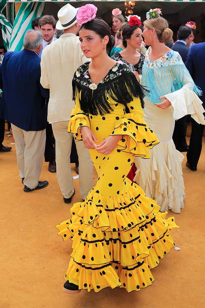 Montes: Las flamencas de auténticas reinas de la Feria de Sevilla