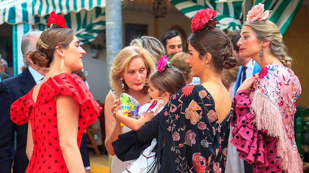 Montes: Las flamencas de Miabril, auténticas reinas de la Feria de Sevilla