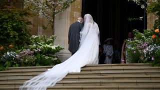 Lady Gabriella Windsor, a su llegada a la capilla para su boda / Gtres.