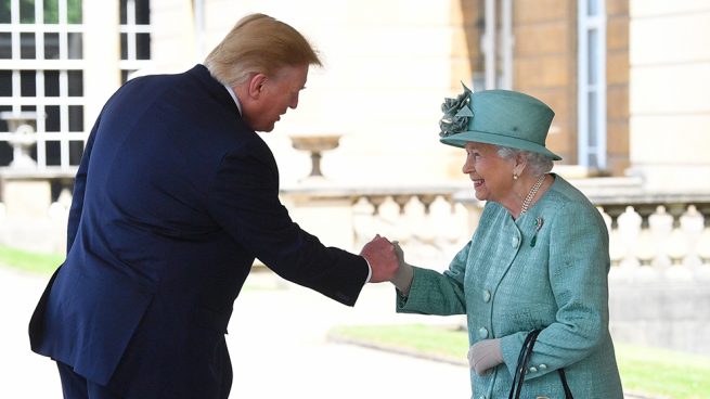 El peculiar regalo que Trump se ha quedado sin entregar a la Reina