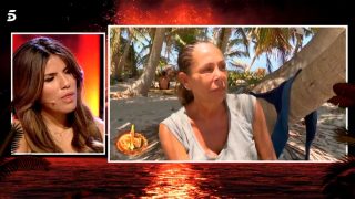 Chabelita escucha las palabras de su madre en ‘Supervivientes’ / Mediaset