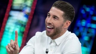 Sergio Ramos y otros famosos se unen al reto viral de la botella/ Gtres