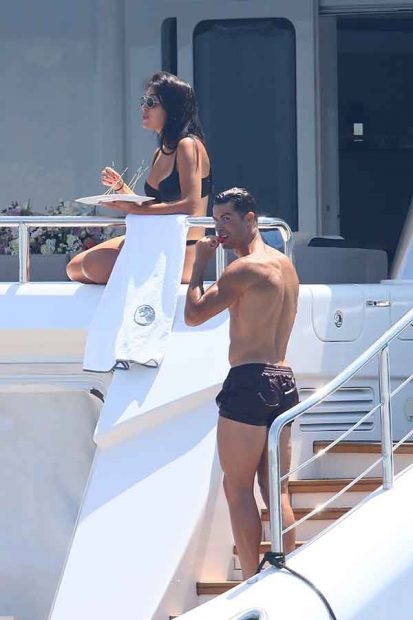 Cristiano Ronaldo junto a Georgina en sus últimas vacaciones en Cannes / GTRES
