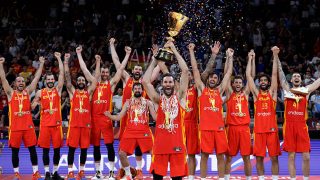 La selección española de baloncesto alza la copa del mundo / Gtres