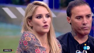 Alba Carrillo, molesta al ver las fotos  de la boda de su ex, Feliciano López./Mediaset