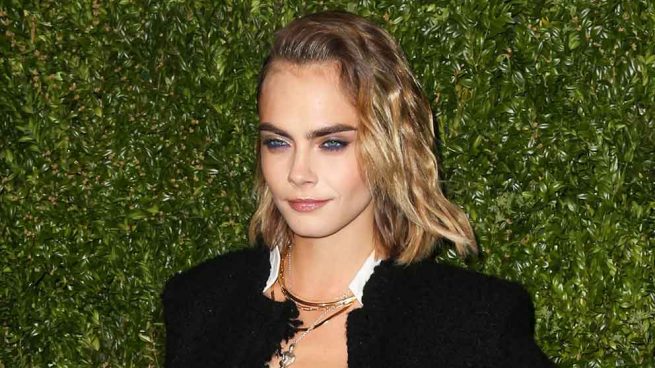 cara delevingne jumpsuit agujeros