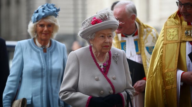 La reina Isabel II y su nuera, Camilla Parker, esposa de su hijo mayor, el príncipe Carlos / Gtres